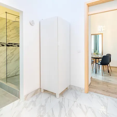 Super - Very Lively Area - In Gozsdu Budapest