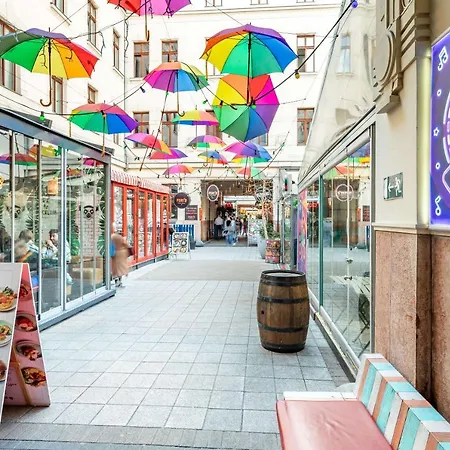 Super - Very Lively Area - In Gozsdu *