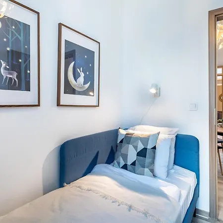Super - Very Lively Area - In Gozsdu Apartment *