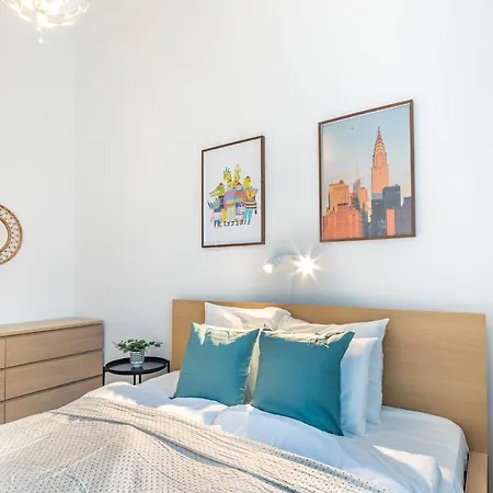 Super - Very Lively Area - In Gozsdu Apartment
