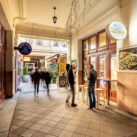 Super - Very Lively Area - In Gozsdu Appartement *