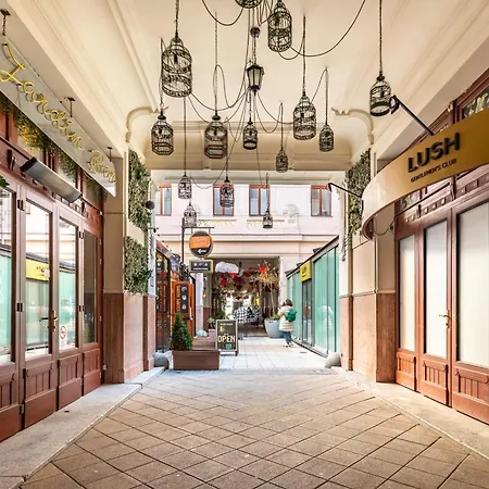Appartement Super - Very Lively Area - In Gozsdu