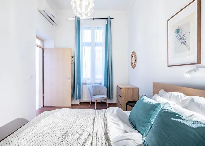 Super - Very Lively Area - In Gozsdu Apartman