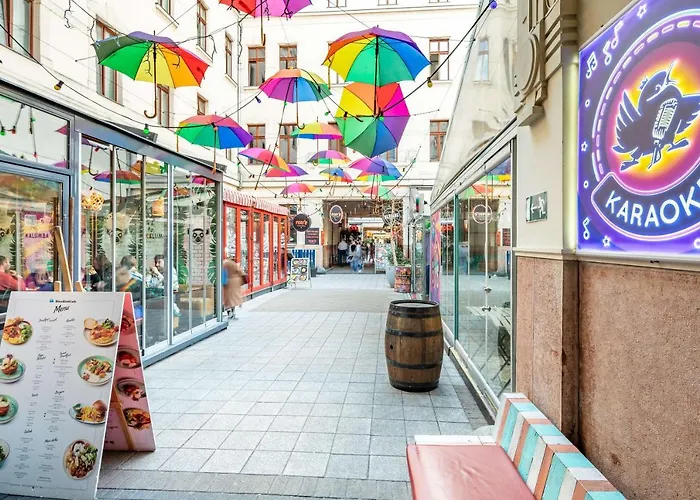 Super - Very Lively Area - In Gozsdu *