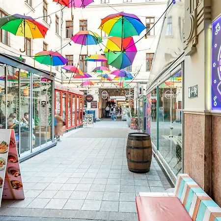Super - Very Lively Area - In Gozsdu *